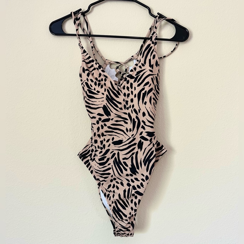 NEW Shade and Shore Wild Thing Tie Back Monokini Swimsuit One Piece Small